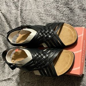 Easy sprint woman’s size 7 sandals brand new with box